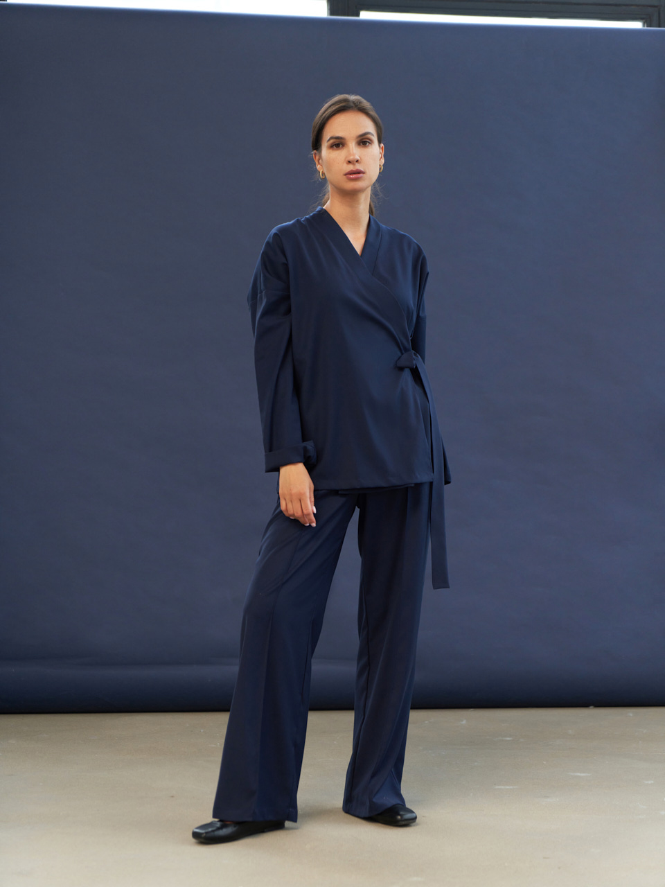 Классические брюки со стрелками синие KL 309