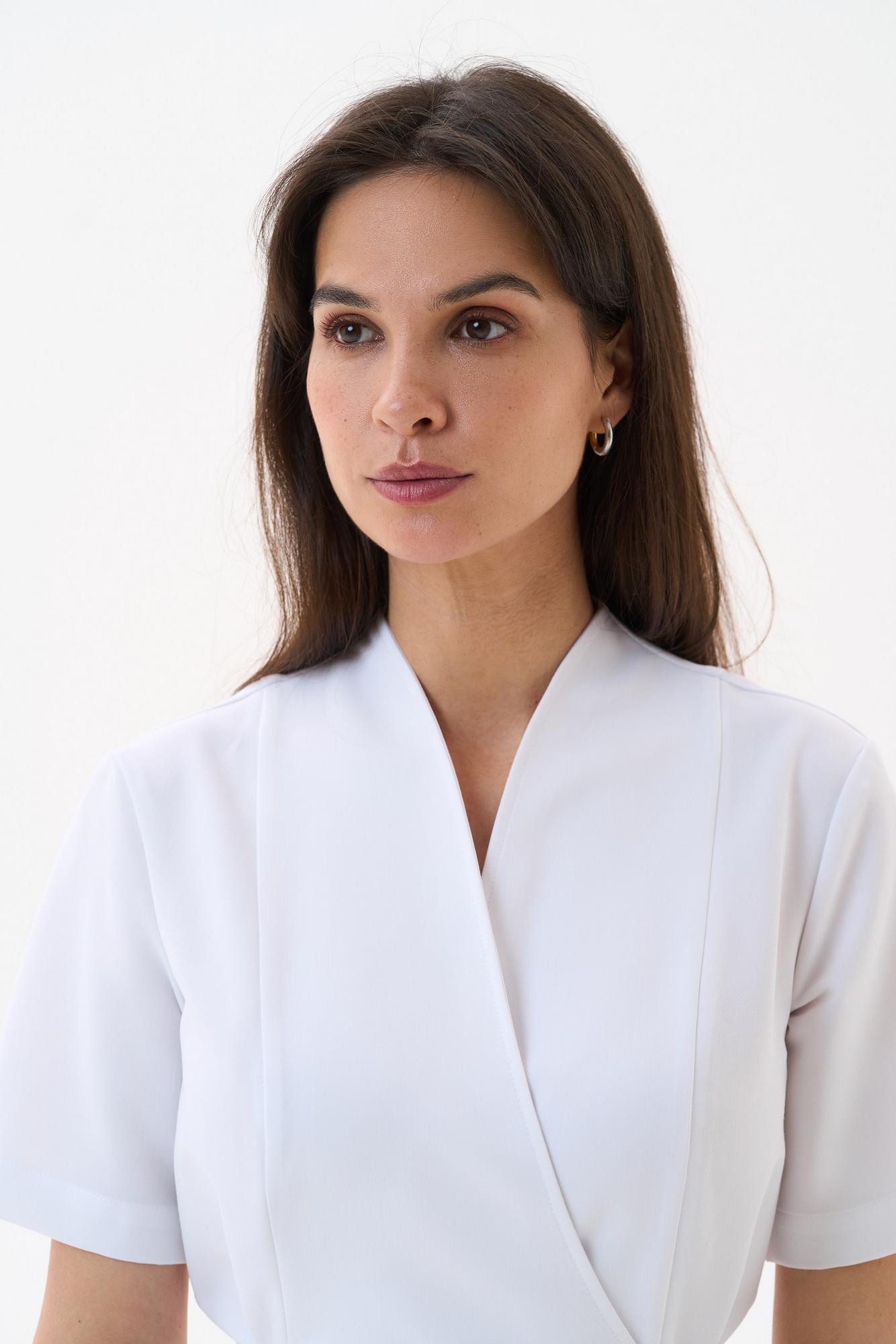 Хирургическая блуза на запахе с поясом белая KL 210