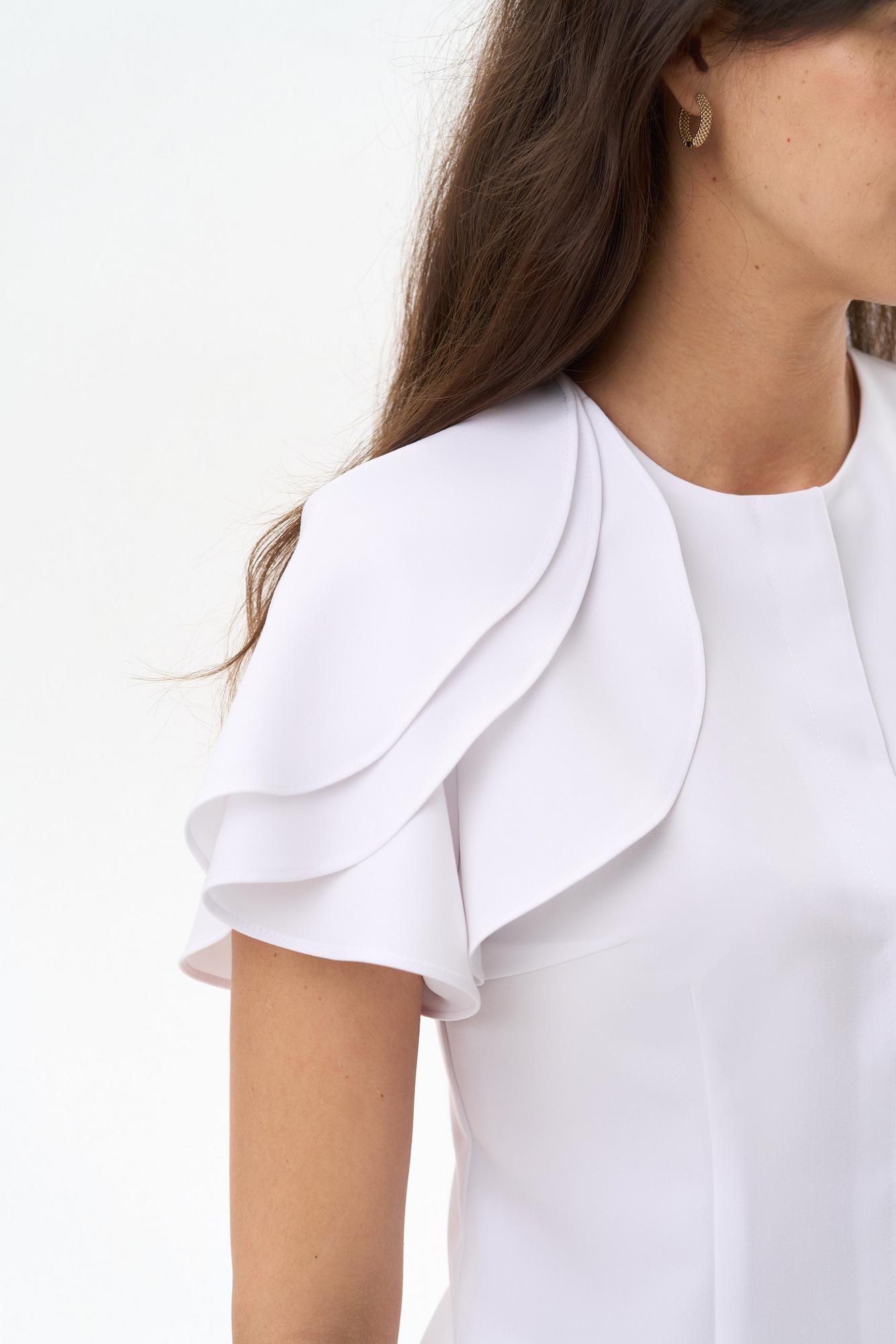 Блуза с акцентным элементом на плече белая KL 223