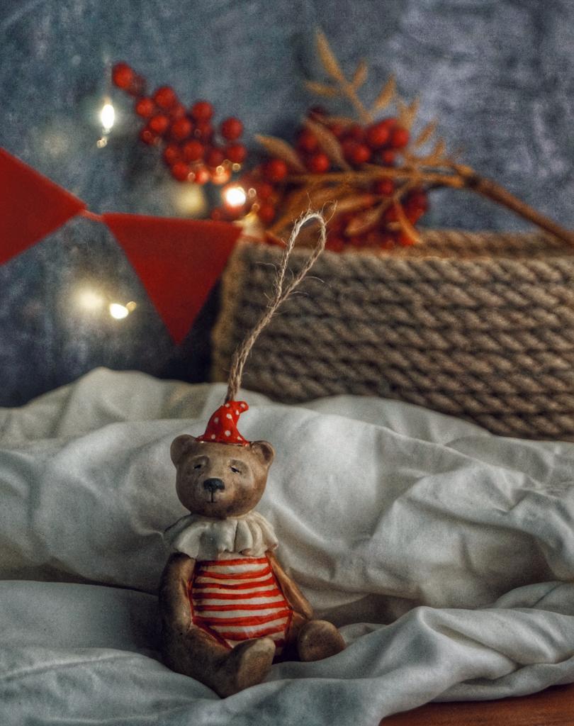 Елочная игрушка Медвежонок в колпачке