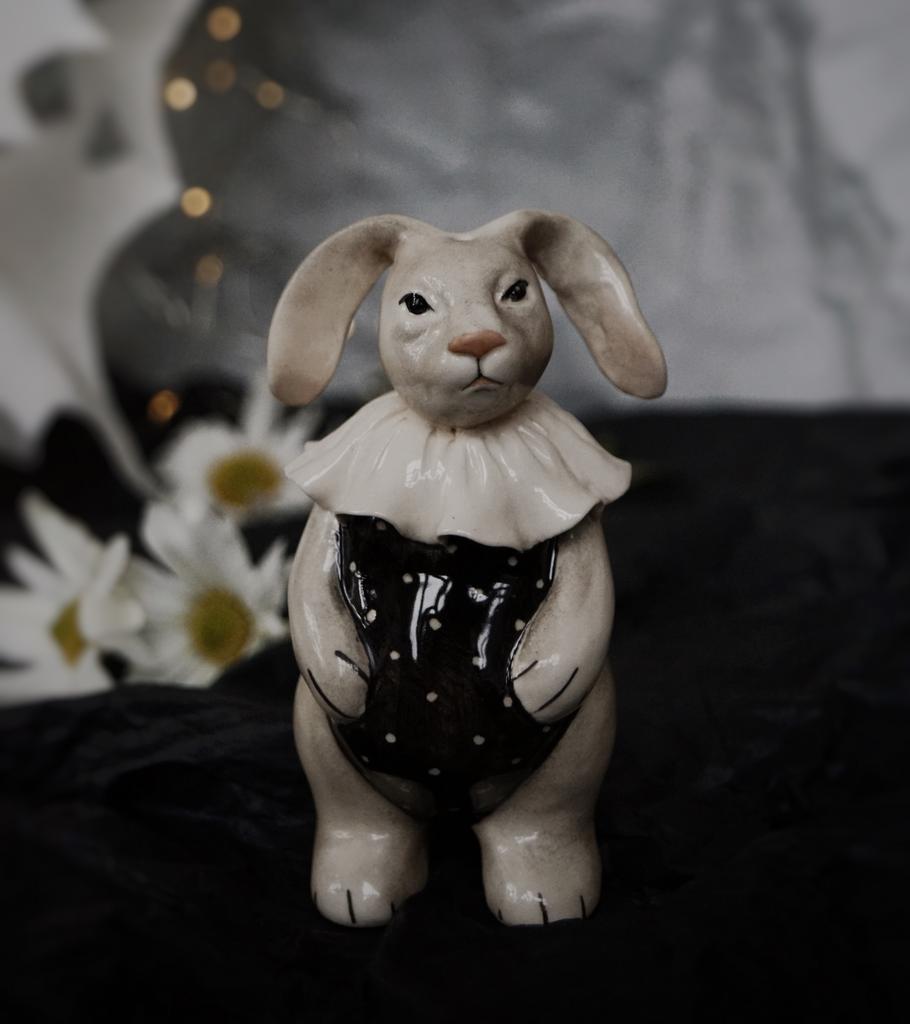 Елочная игрушка «Французский зайчик»