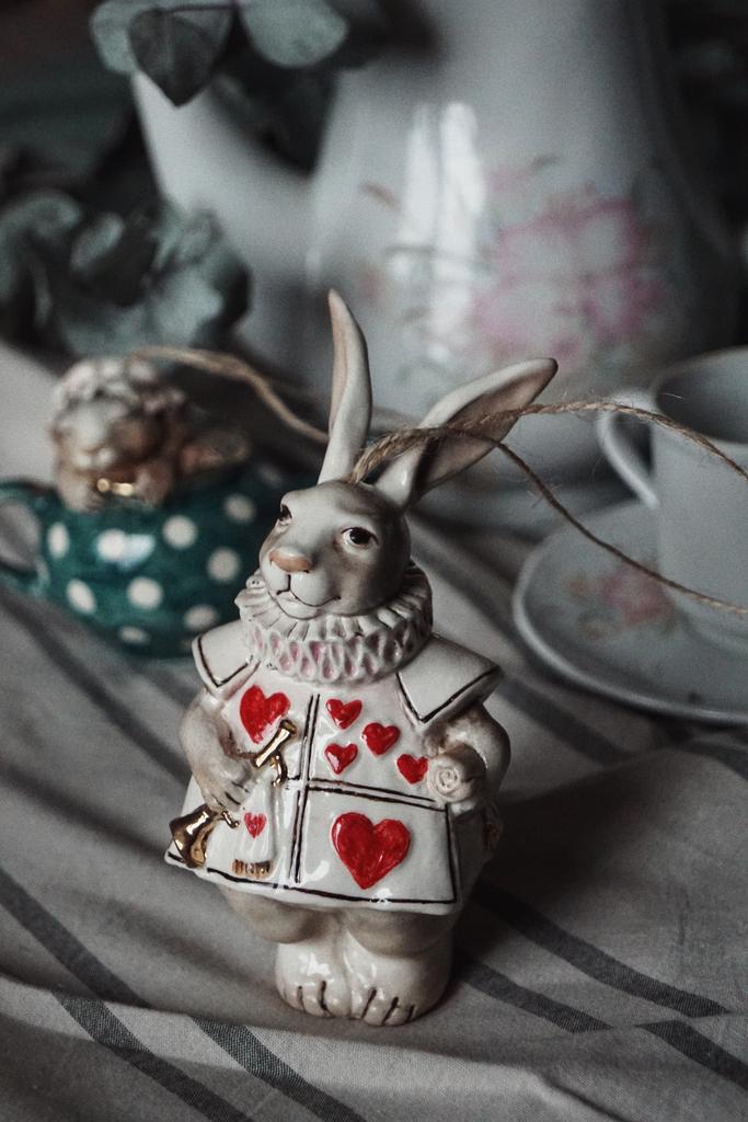 Елочная игрушка «Белый Кролик»