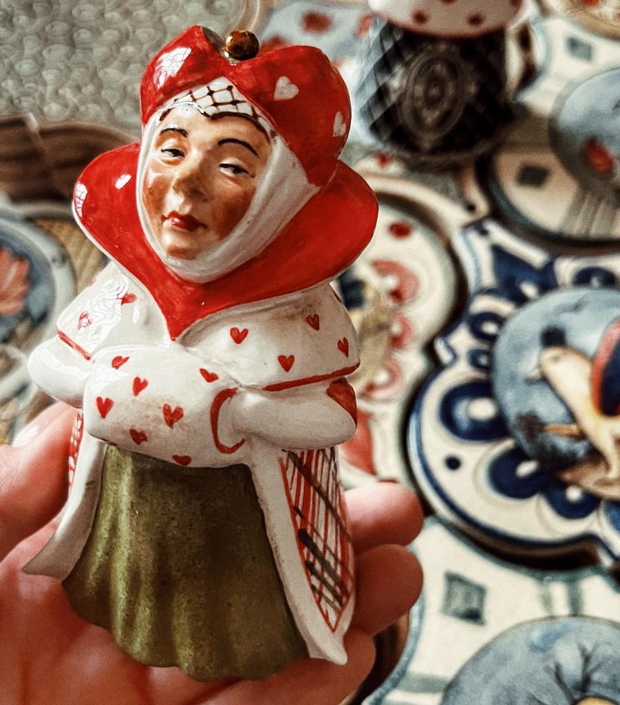 Елочная игрушка «Красная Королева»