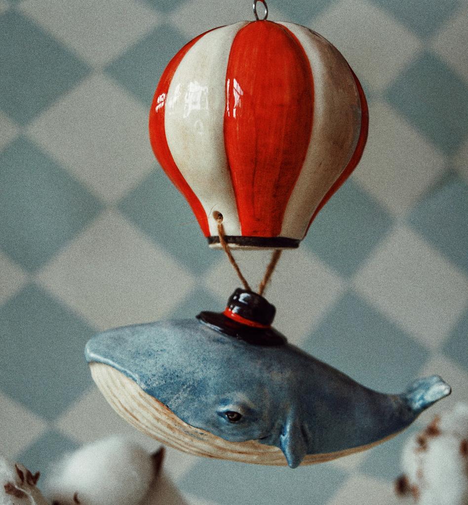 Елочная игрушка «Кит в облаках»