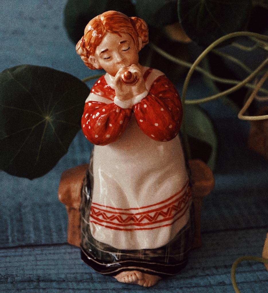 Статуэтка «Марусенька»