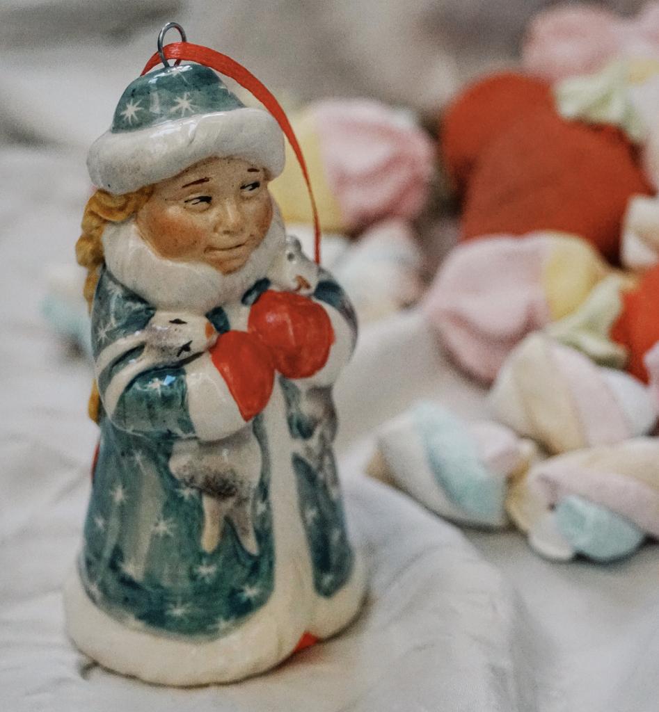 Елочная игрушка «Снежная девочка»