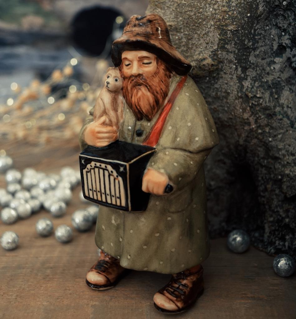 Елочная игрушка «Шарманщик»