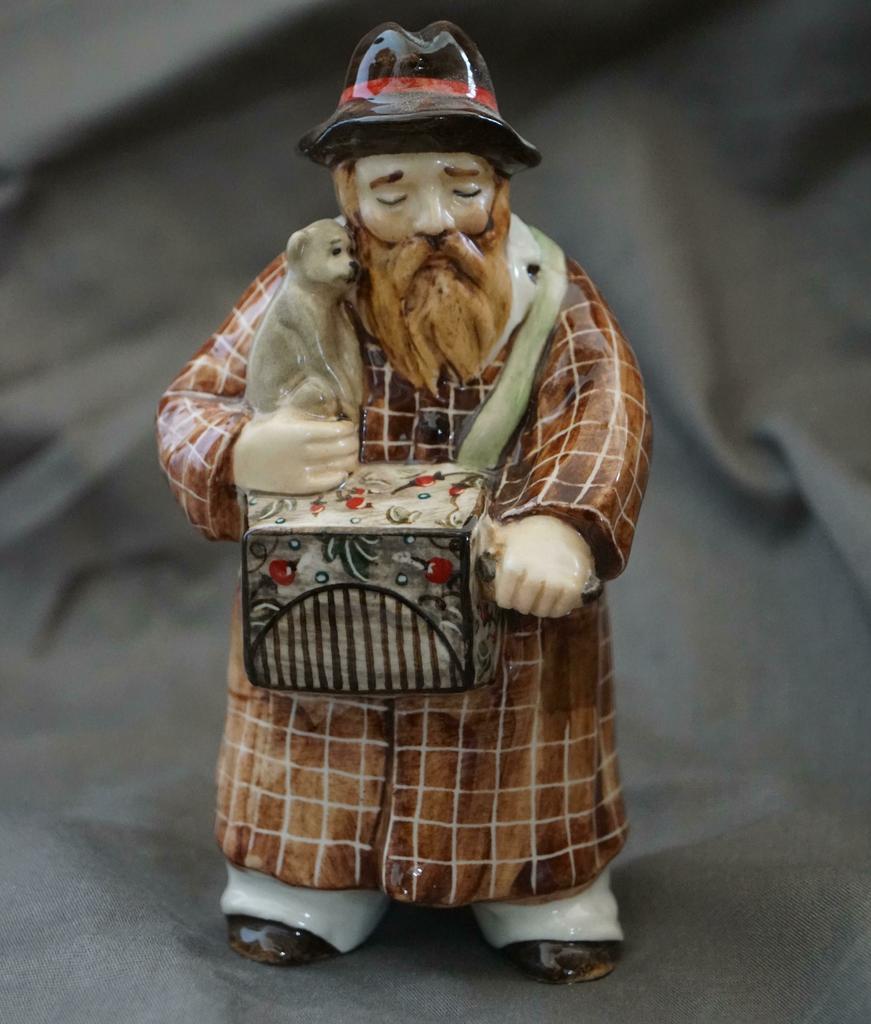Елочная игрушка Шарманщик