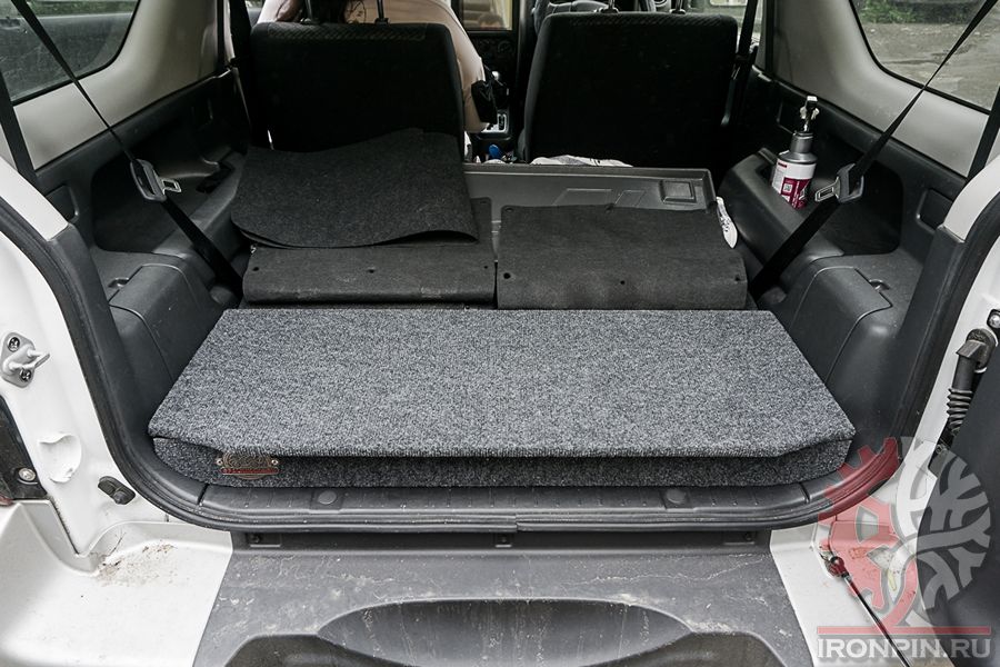 Автомобильный органайзер в багажное отделение для Сузуки Джимни. Suzuki Jimny