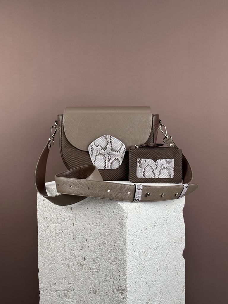 ЛОРА нутелла + т.капучино + две змеи