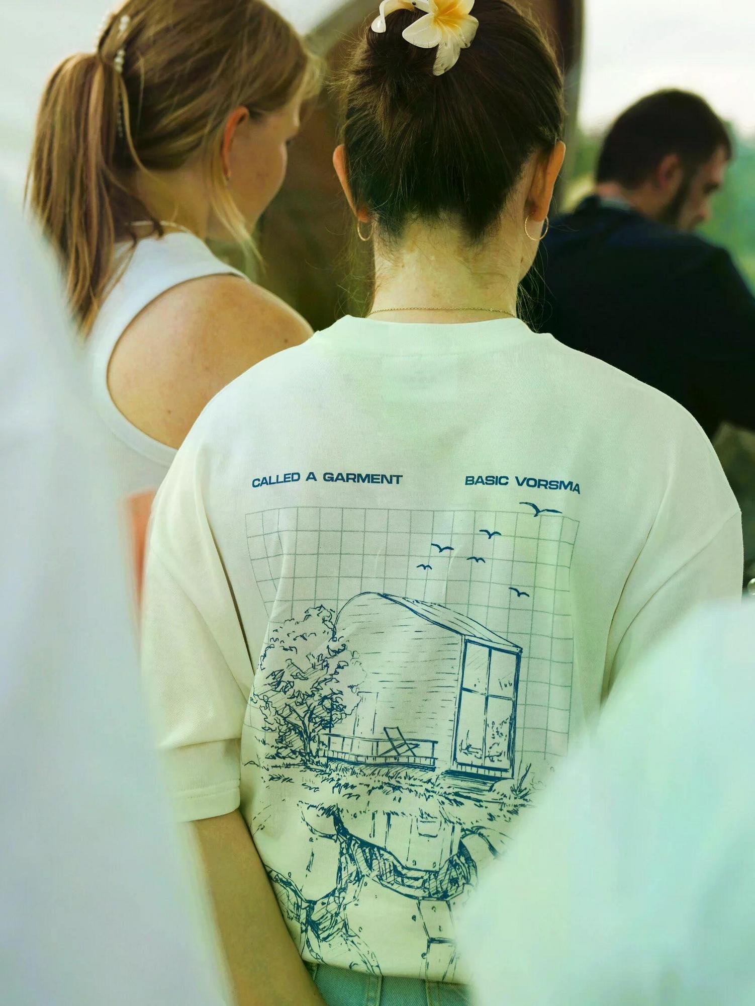 Футболка Called a Garment Common Ground