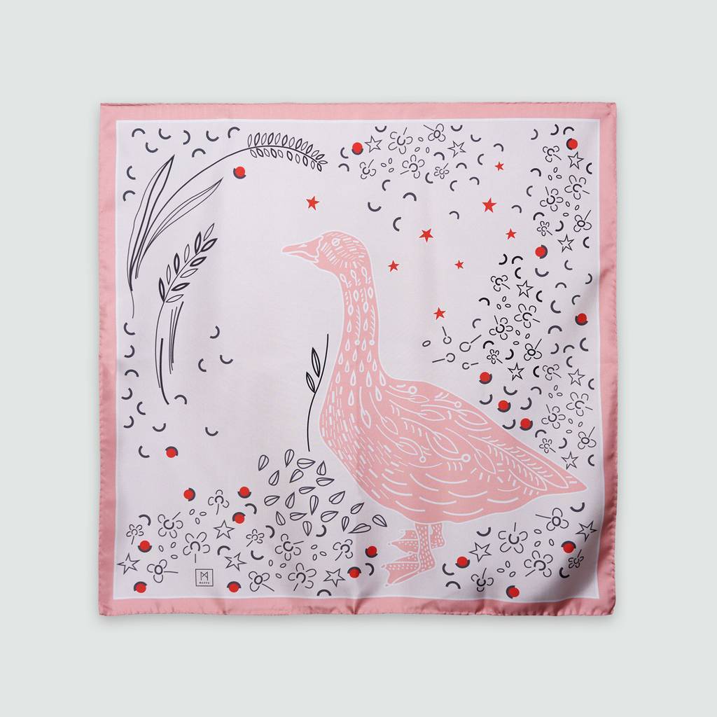 Платок-каре "Гусь" (пудровый)