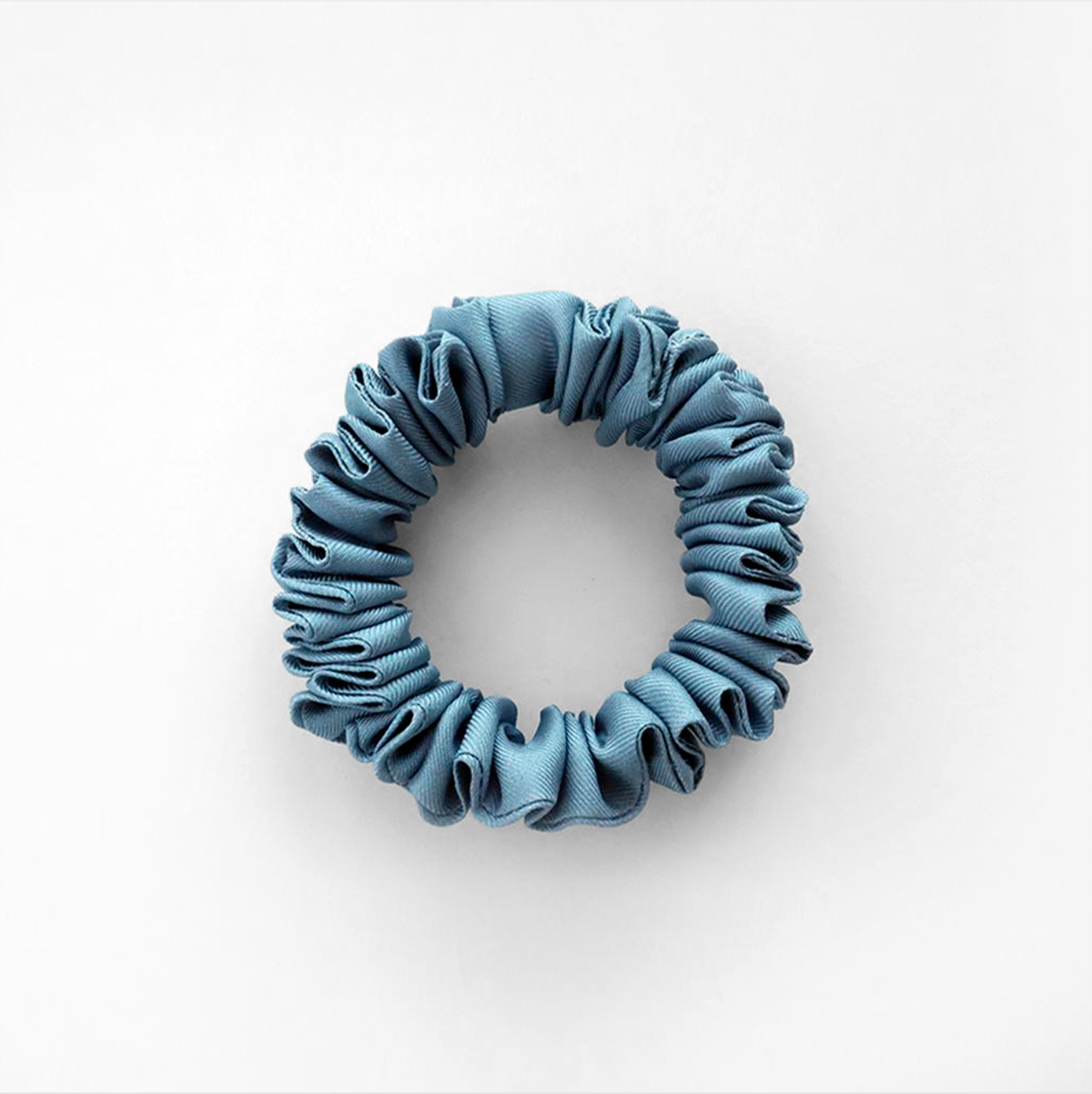 Шёлковая резинка "Безоблачное небо"