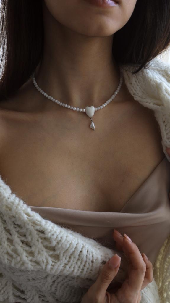 Колье Сердце из фарфора и лунного камня I Heart
