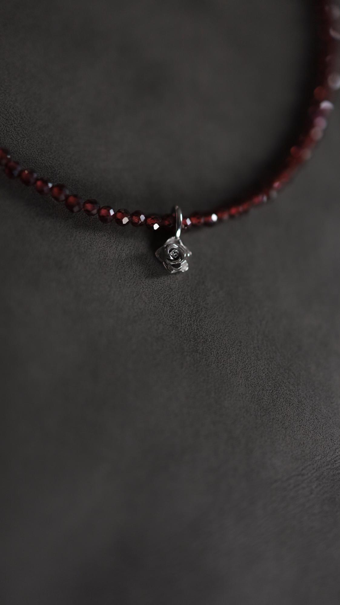 Колье из граната Rose Mini