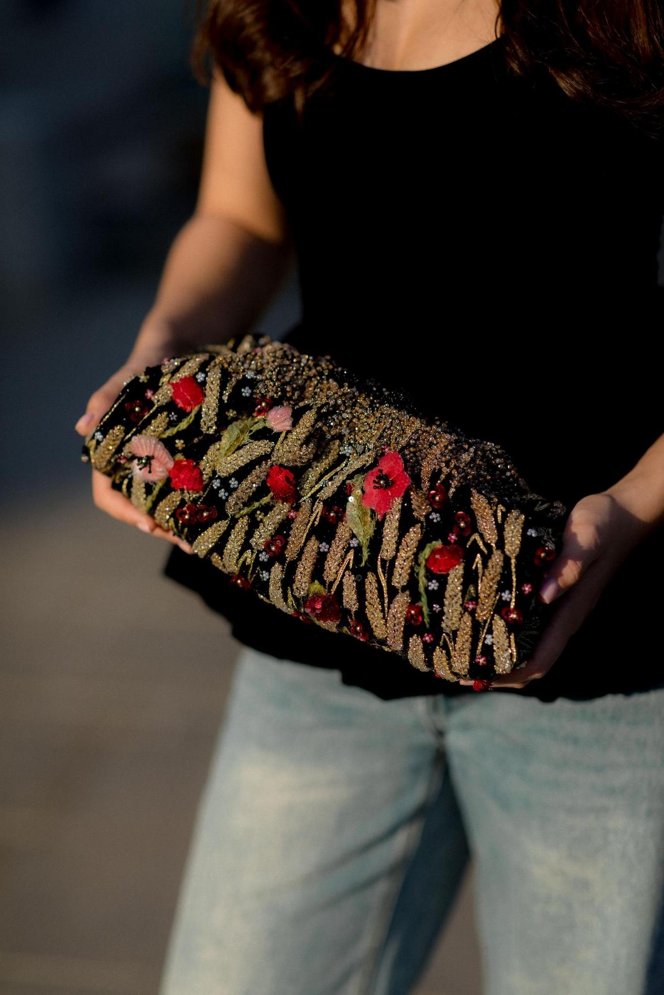 "Маковое поле"