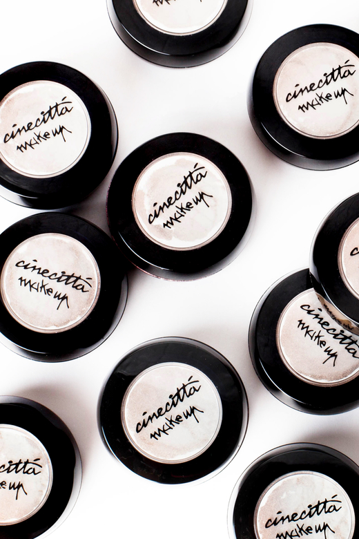 Рассыпчатые тени #66