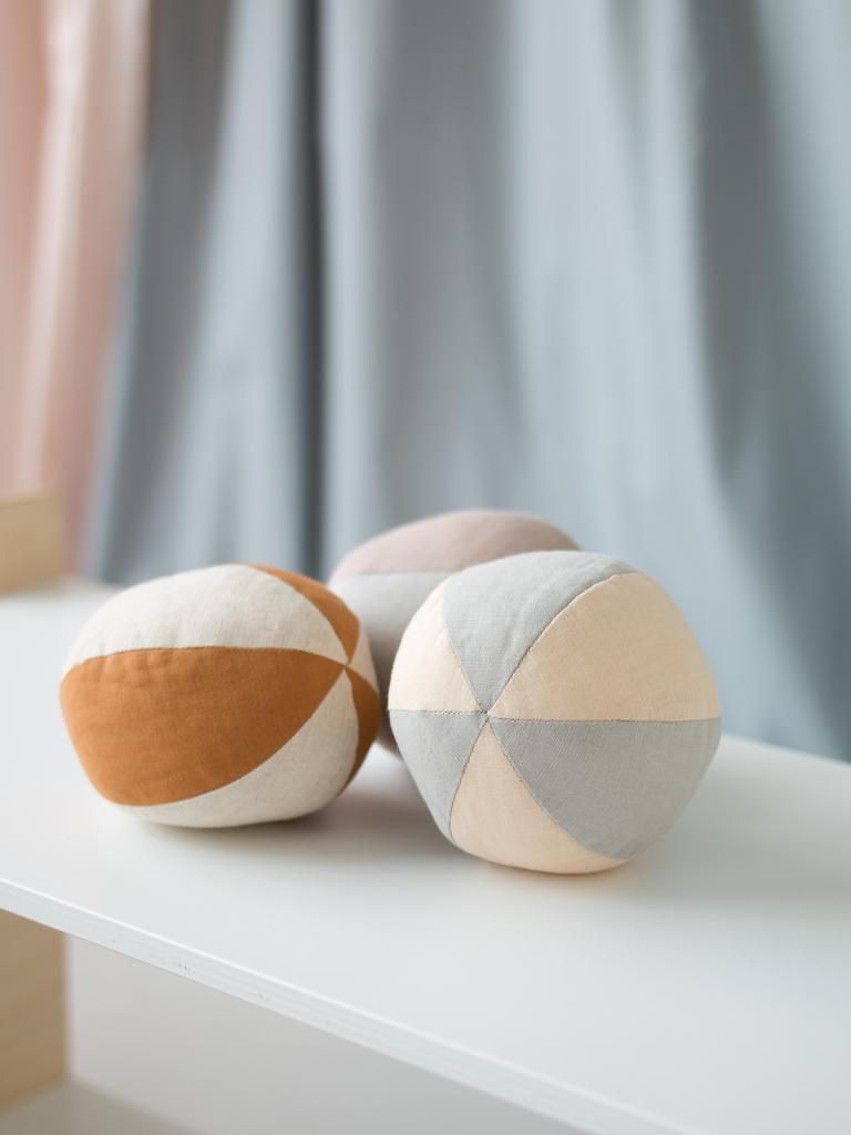 Мячик-погремушка