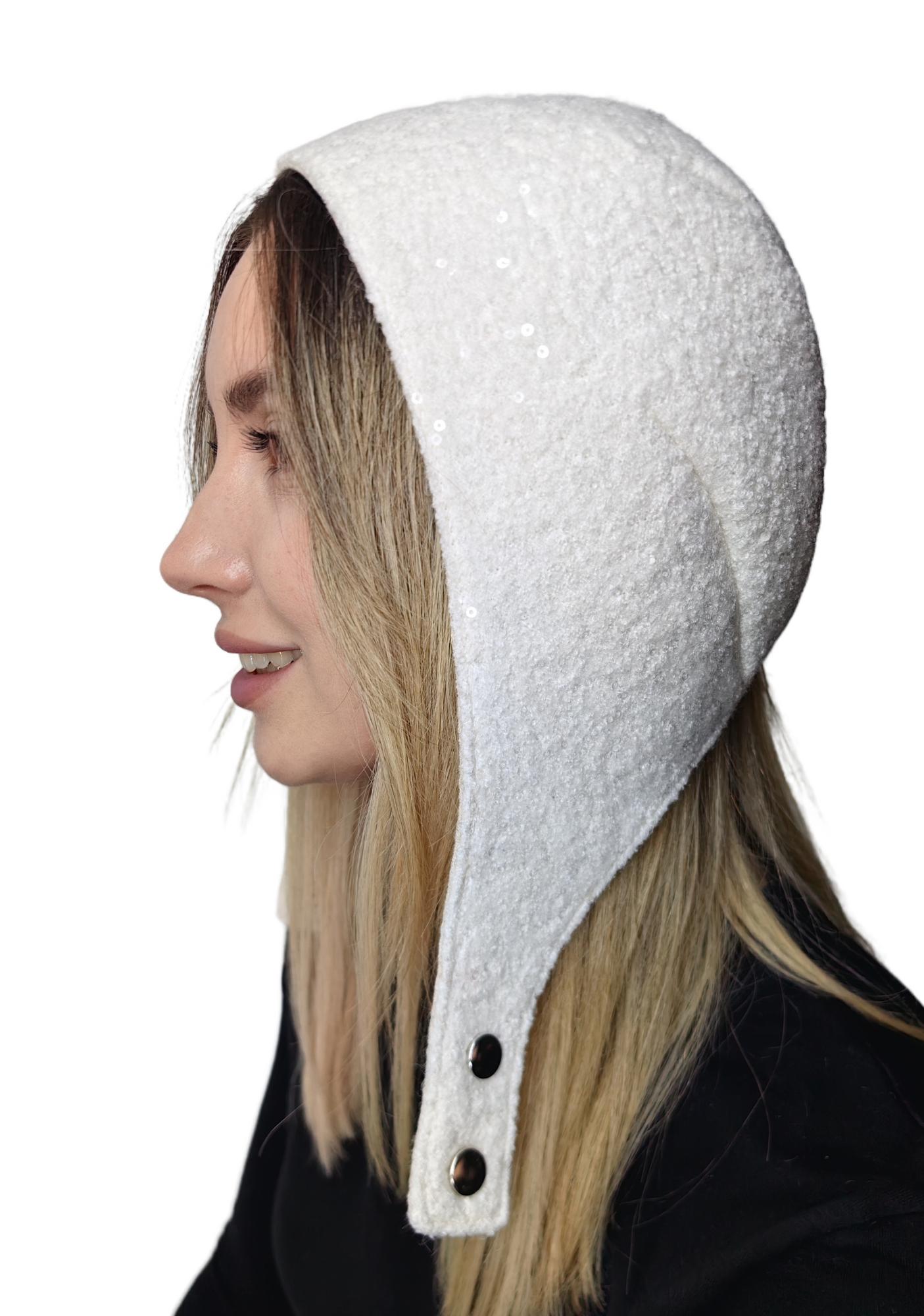 Чепчик из шерсти с пайетками