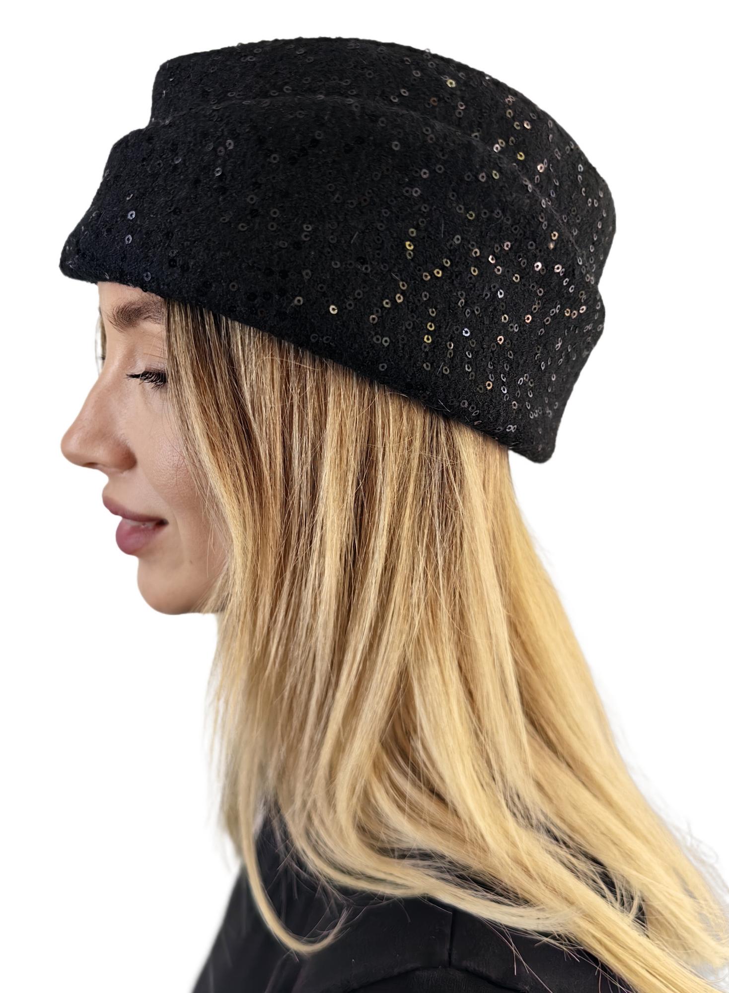 "Пирожок" из шерсти с пайетками