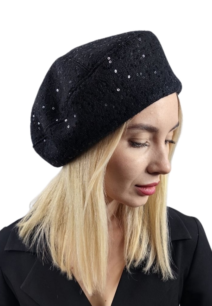 Берет из шерсти с пайетками