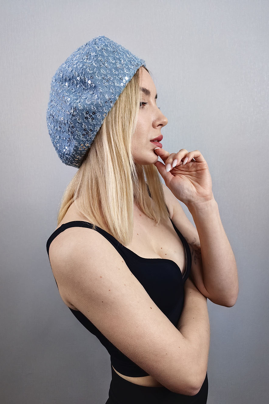 Берет из джинса с пайетками