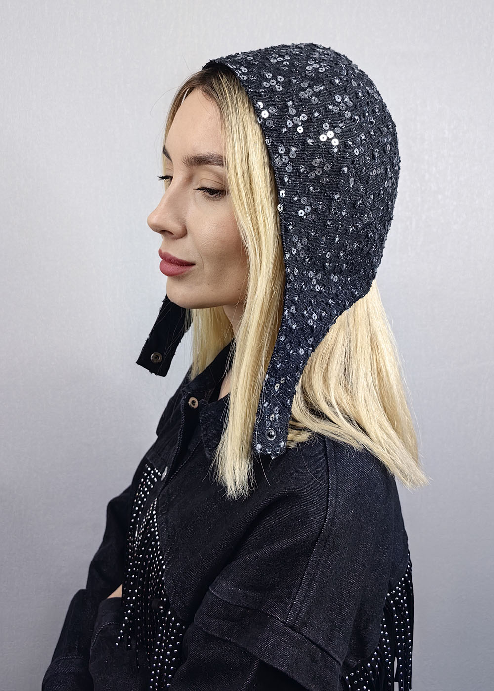 Чепчик из джинса с пайетками