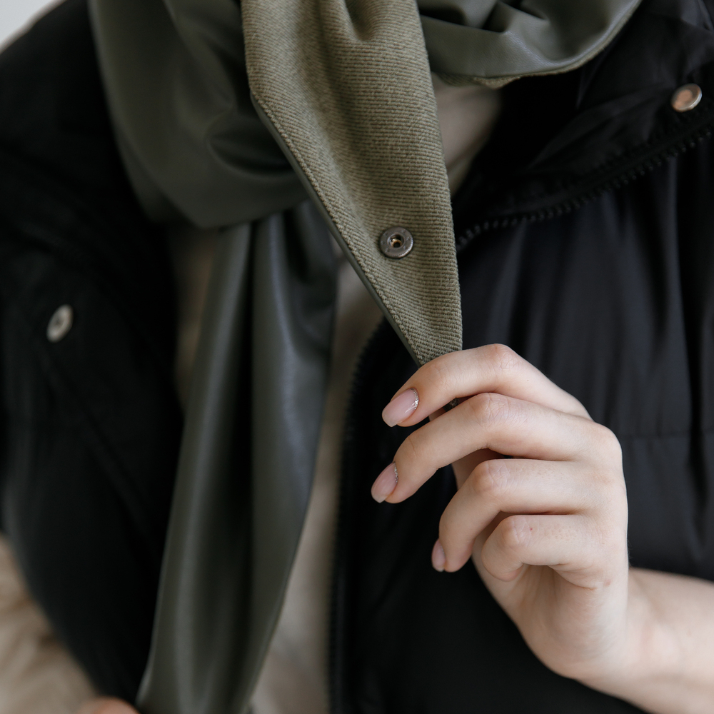 Косынка из искусственной кожи