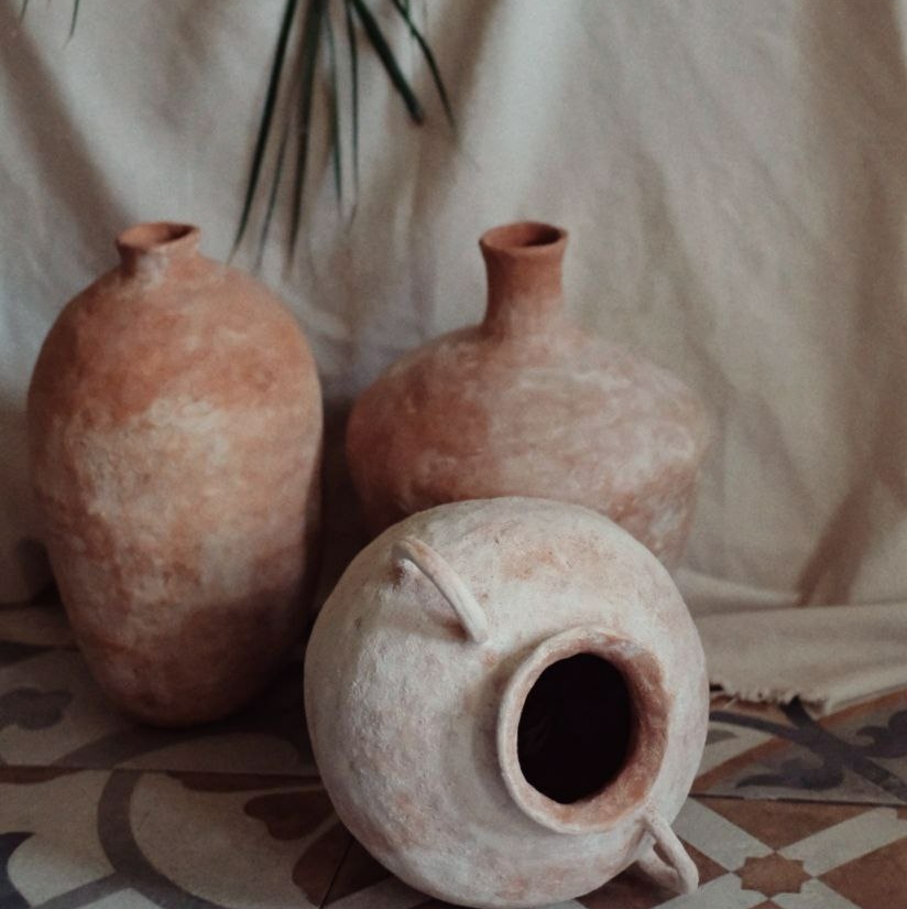 Терракотовая ваза с ручками