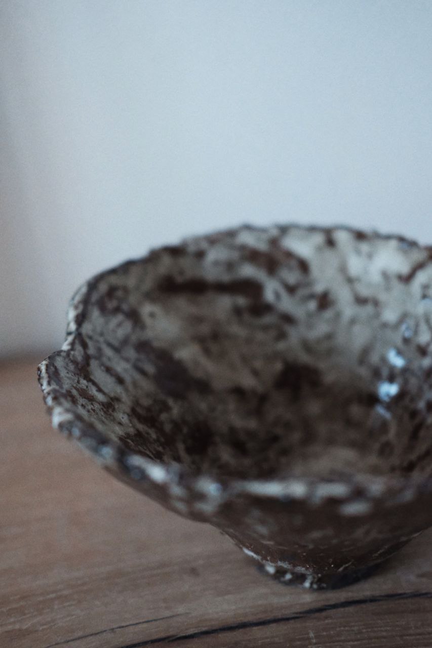 Салатник из черного шамота