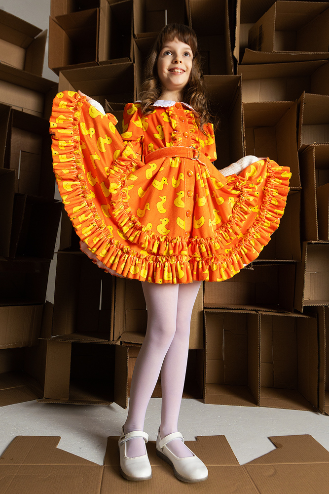 Платье из плюша с оборками