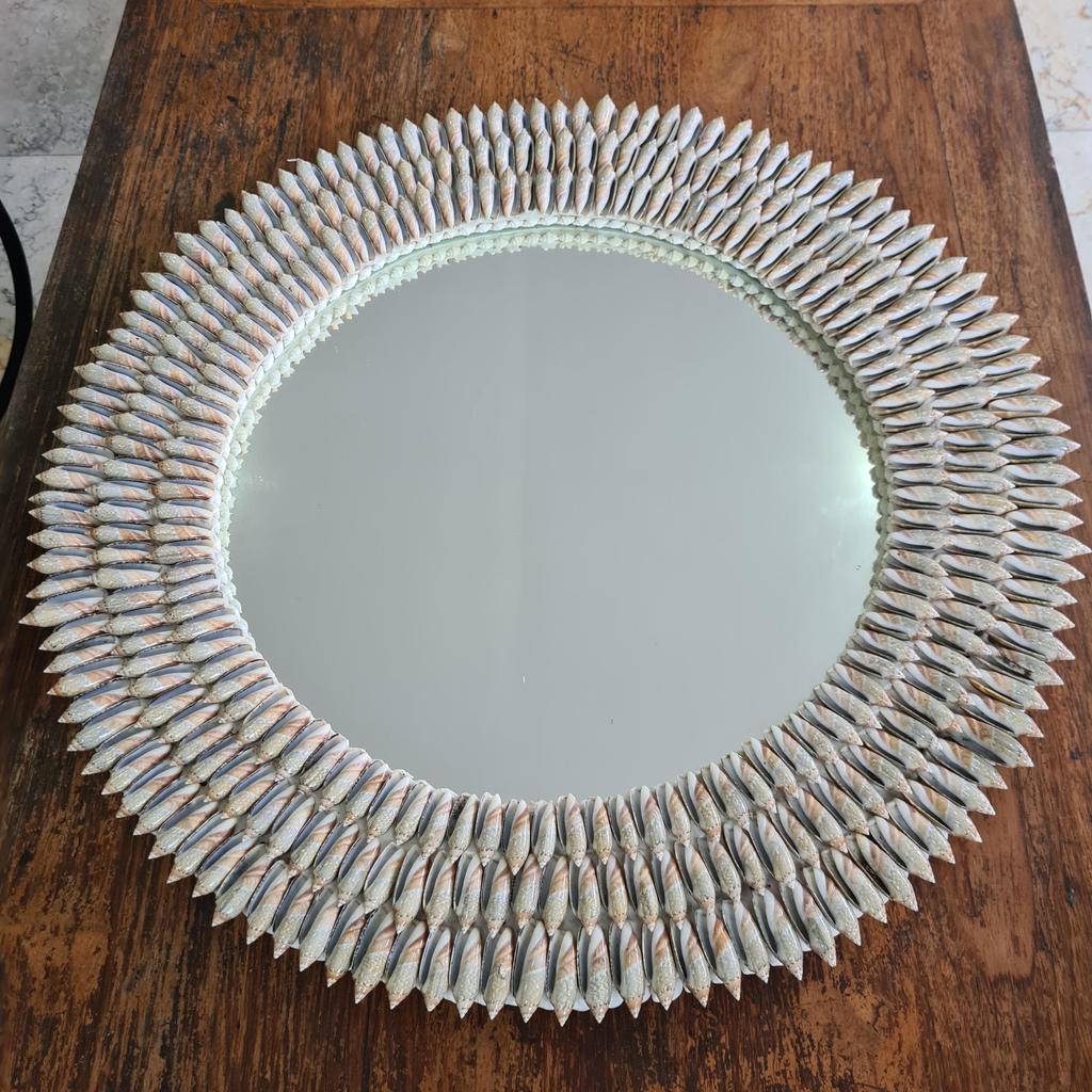 Зеркало вытянутые ракушки