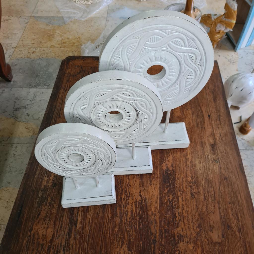 Круглые статуэтки