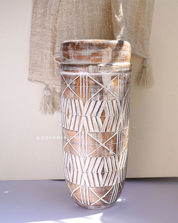 Ваза из массива дерева