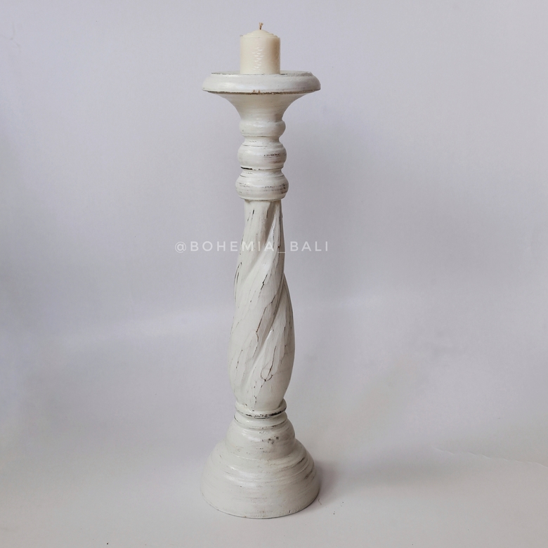 Подсвечник из дерева ручной работы