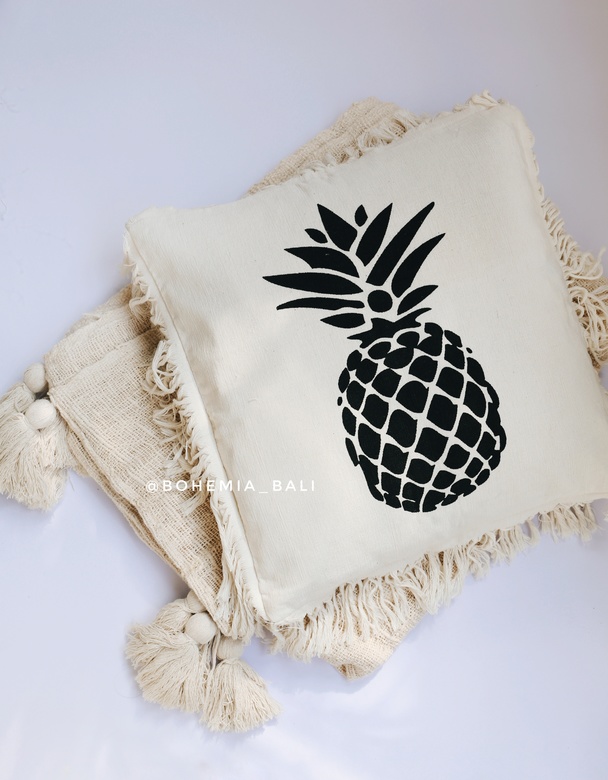 Подушка с бахрамой ананас