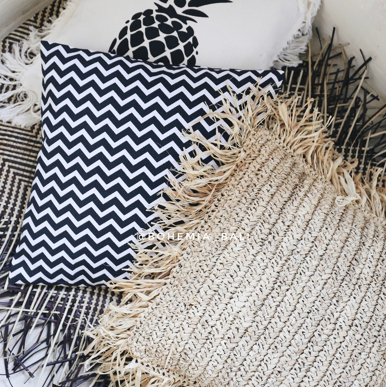 Подушка из рафии