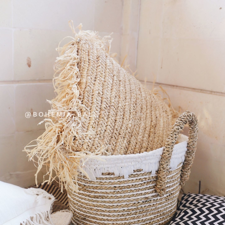 Подушка из рафии