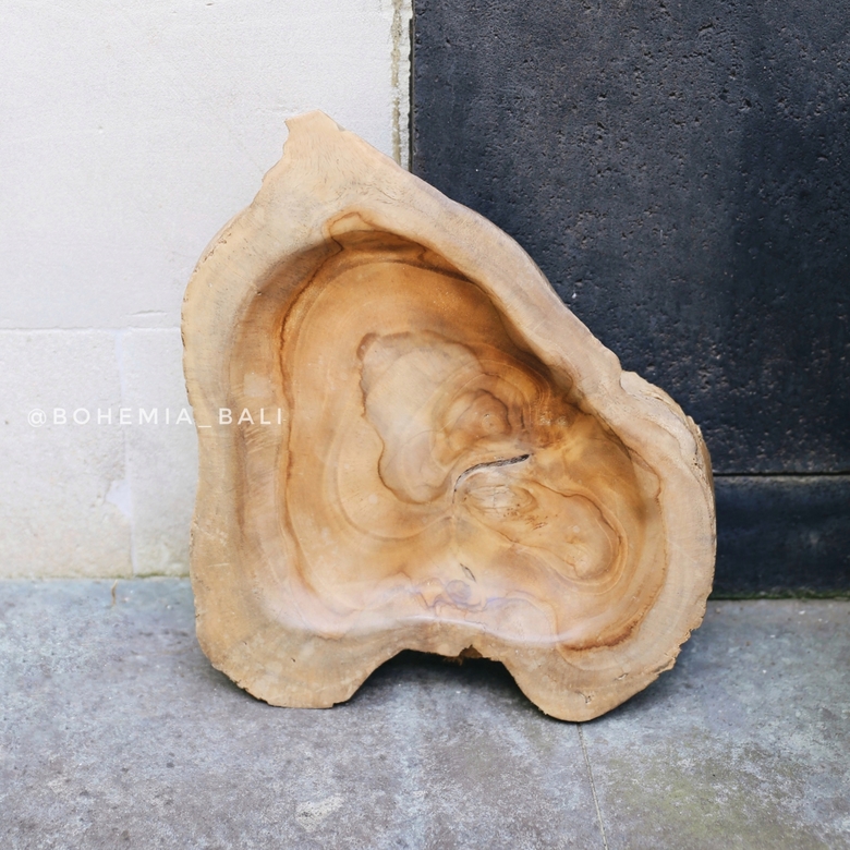 Блюдо из дерева тик