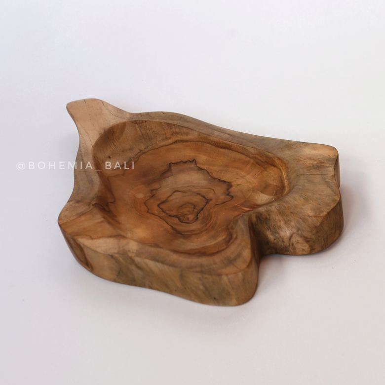 Блюдо из дерева тик