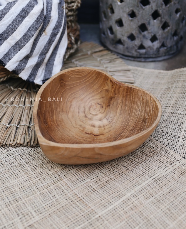 Чаша сердце из дерева тик