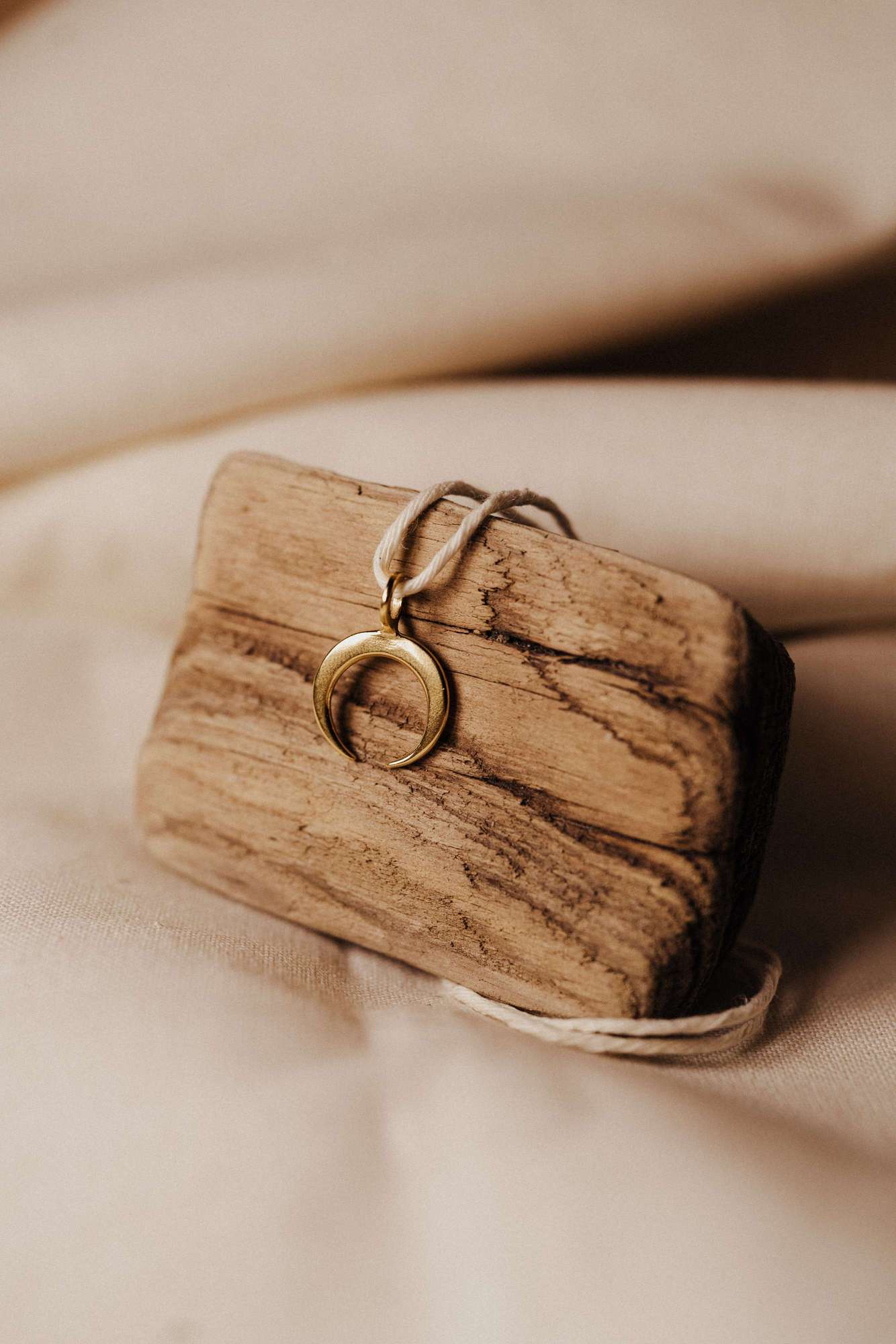 Кулон Лунница