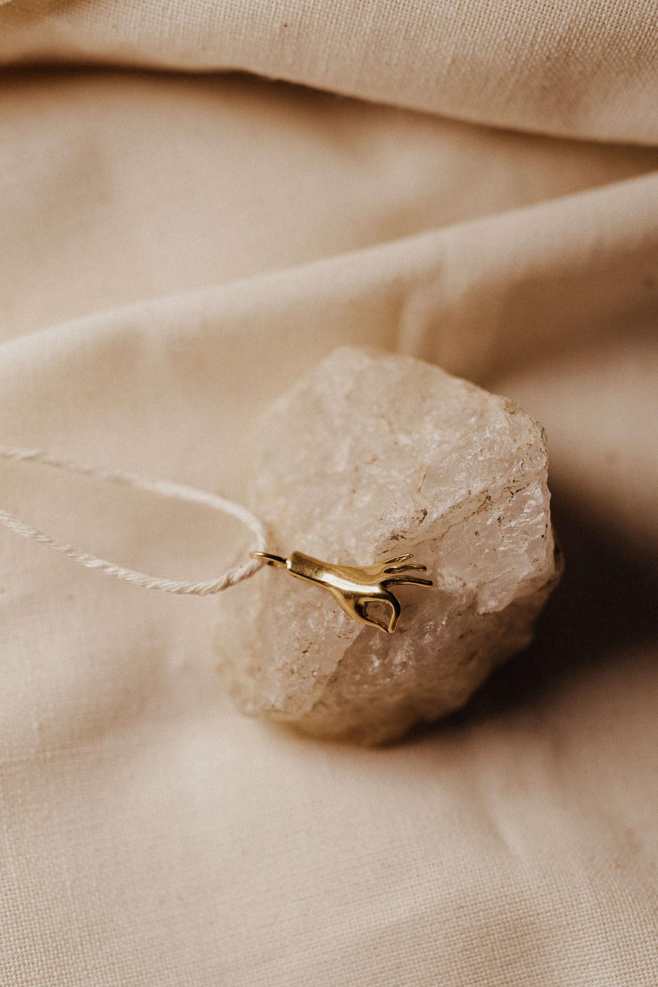 Кулон Мантра