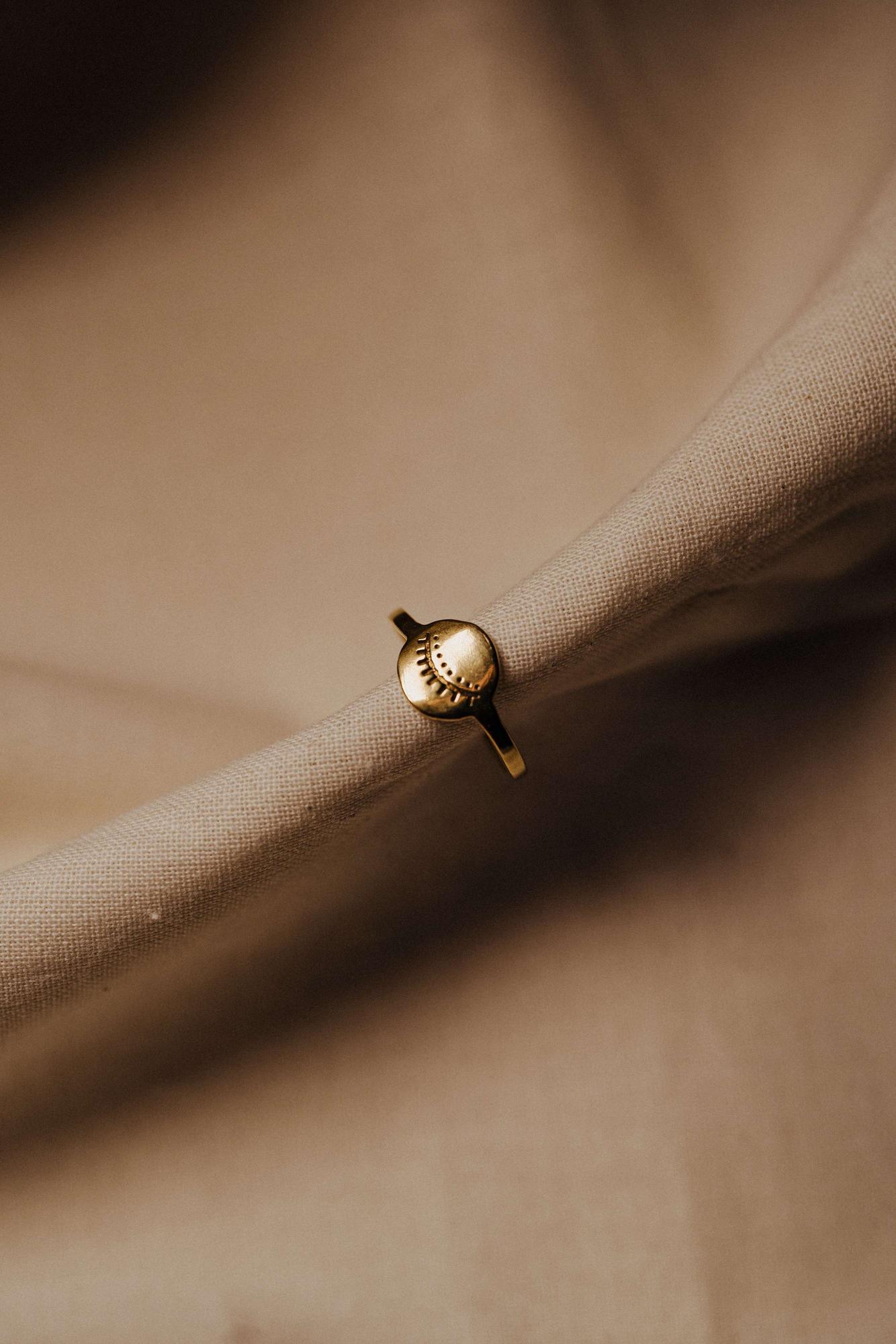 Кольцо - печатка Закрытий глаз