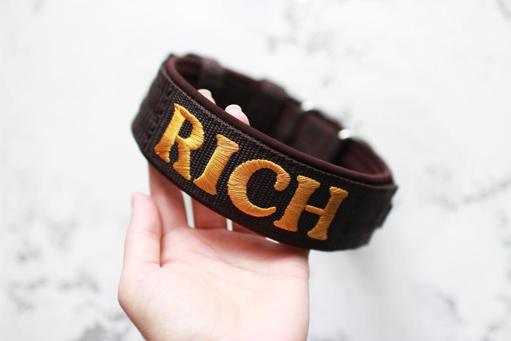 Ошейник For Motion с вышивкой, тёмный шоколад/бронза