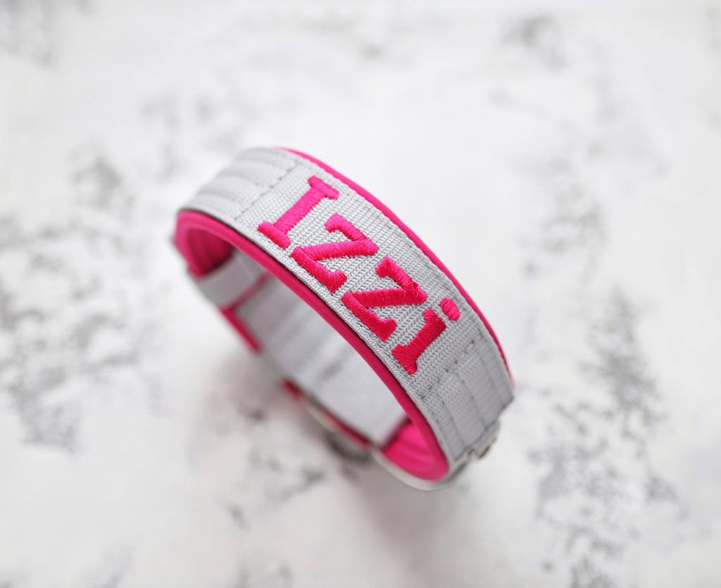 Ошейник For Motion с вышивкой, белое серебро/ягодный