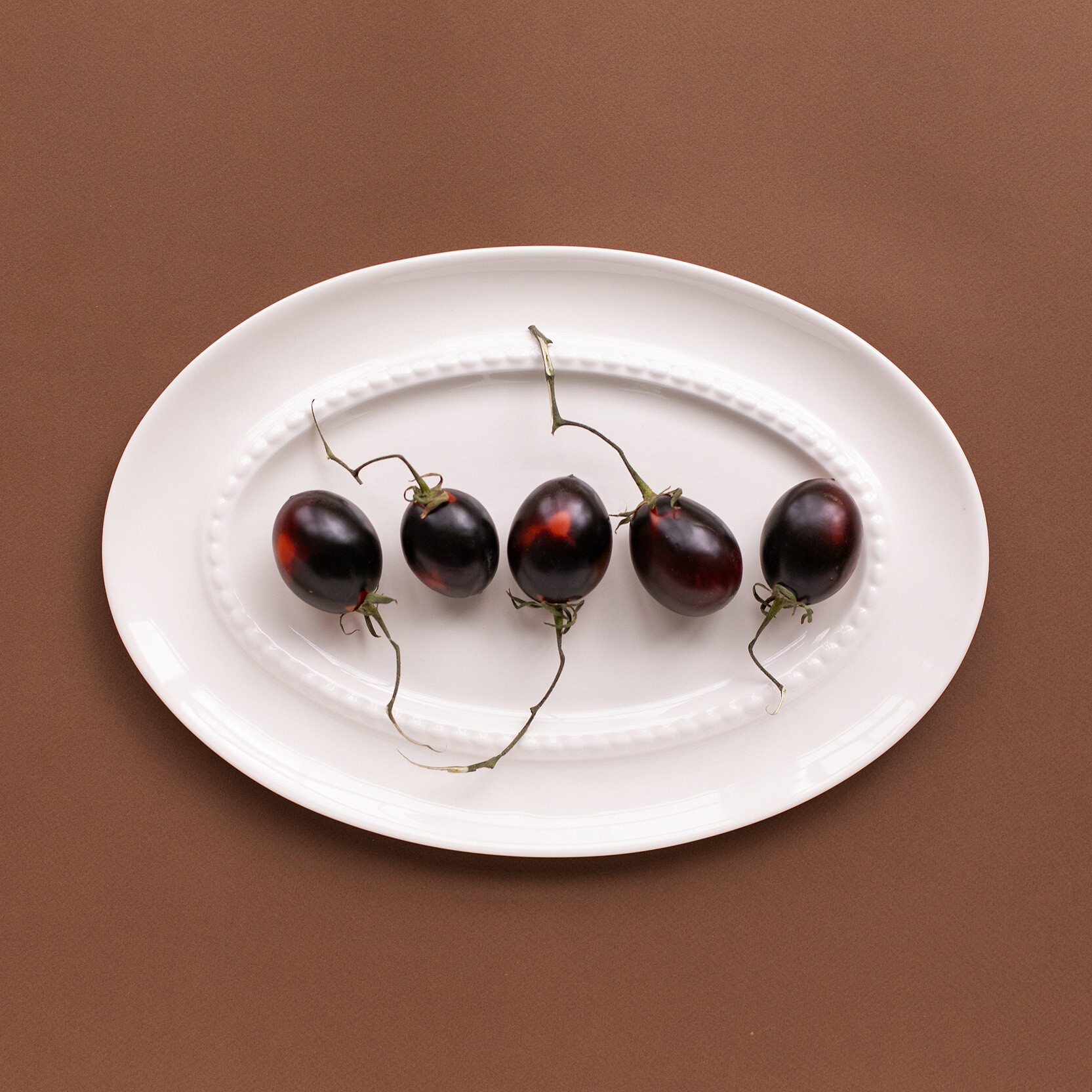 Овальная тарелка «Балет» с жемчугом