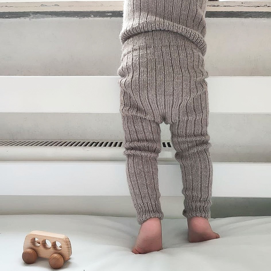 Описание "Ползунки/штанишки в рубчик"