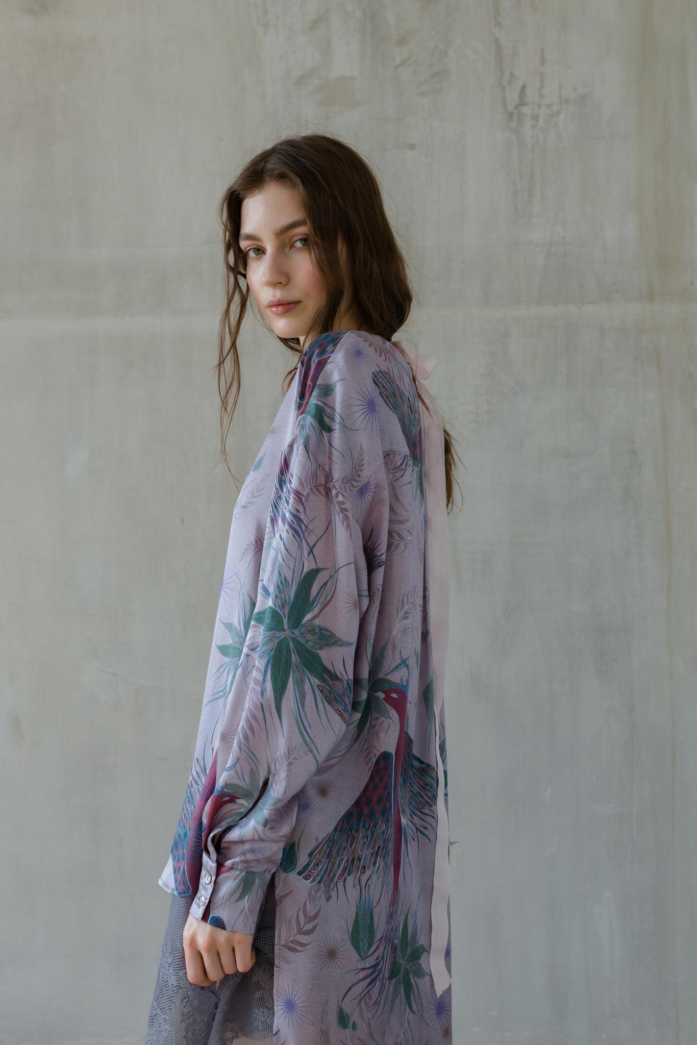 Шелковая рубашка с принтом Феникс/Silk shirt with Phoenix print