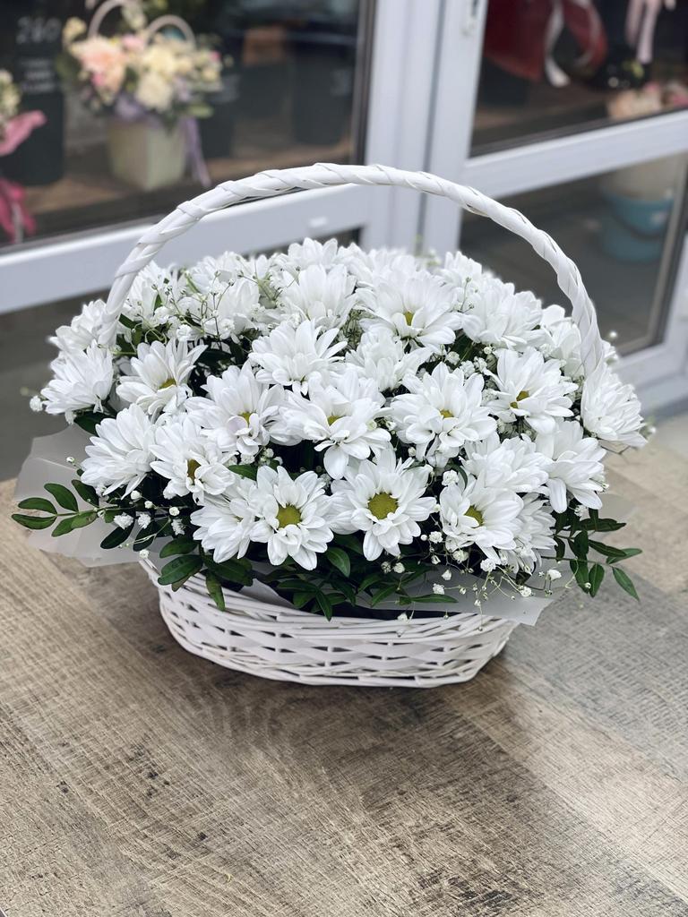 Ромашки в корзине